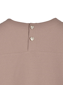 ﾊｰﾄ刺繍ﾁｭｰﾙｽﾘｰﾌﾞのﾌｪﾐﾆﾝﾜﾝﾋﾟｰｽ 詳細画像